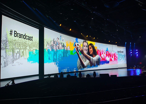 Layar LED RGB Curved Pixel Pitch Kecil Dalam Ruangan Untuk Konferensi Studio