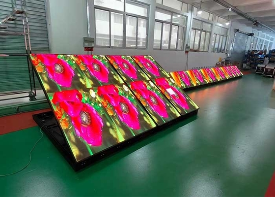 P4 dinding-mounted Outdoor led screen untuk iklan Front Flip kabinet Mempertahankan kabinet sebelum hujan bukti