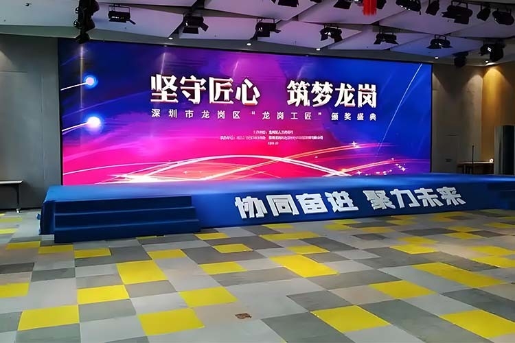 P4.8 HD Rental LED Screen 16-Bit Grayscale 7680Hz Refresh Rate untuk Dynamic Stage &amp; Retail Displays